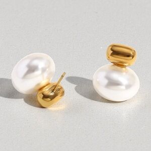 Pearl Stud Earrings 18k Gold Plated